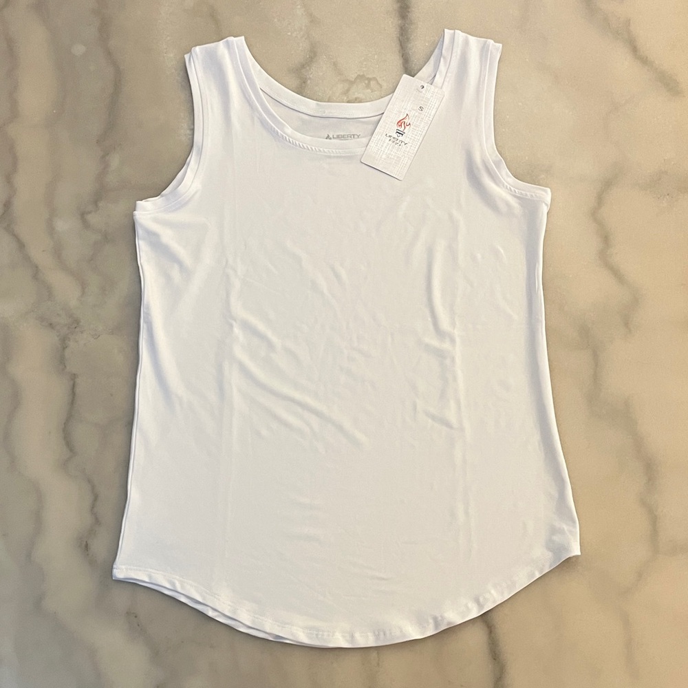 🎈NWT Liberty Pro White Athletic Tank Top🎁Fill a Box for $20 up to 5lbs Sale 📦